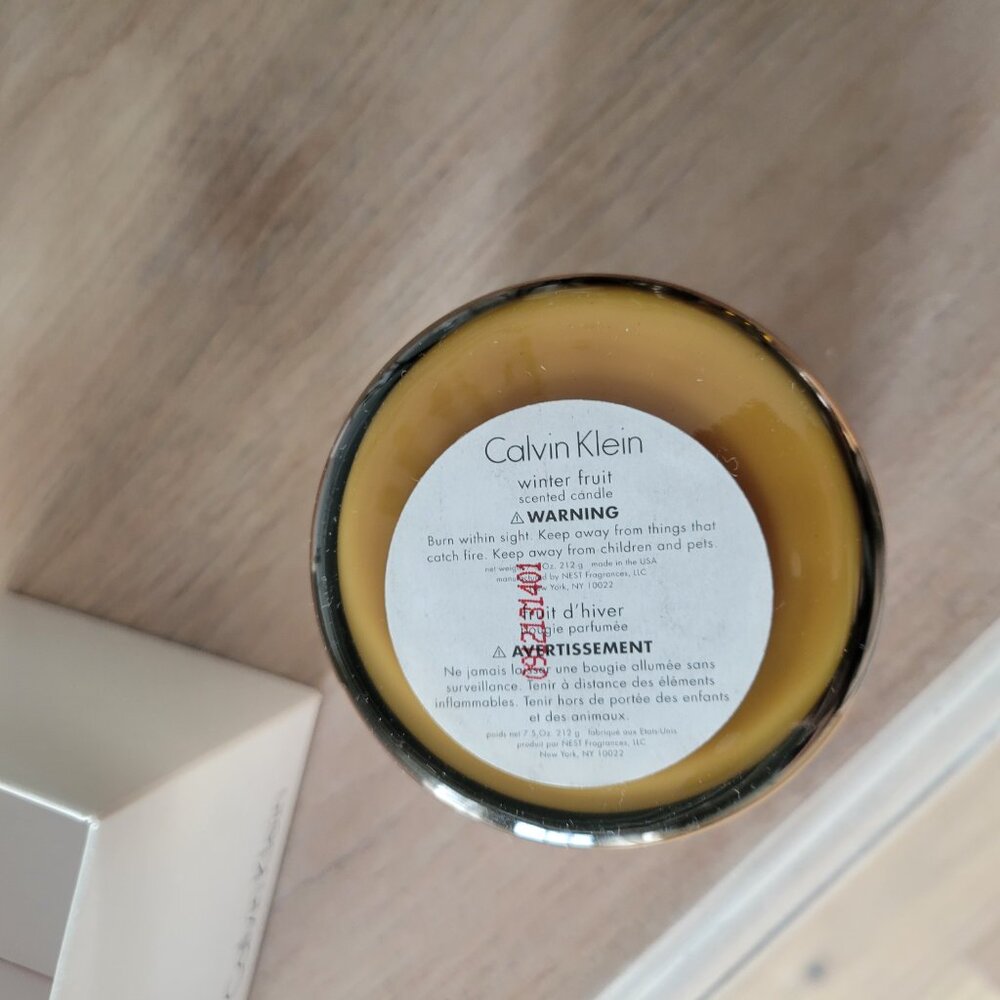 Calvin Klein Winter Fruit Scented Candle | Apple Mandarin Vanilla Luxe Decor - Picture 4 of 11